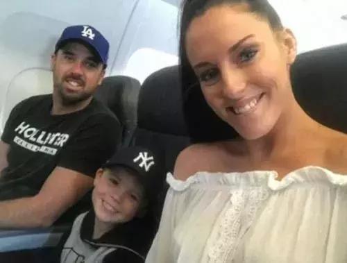 三岁宝宝防晒霜,涂防晒霜宝宝眼睛痛