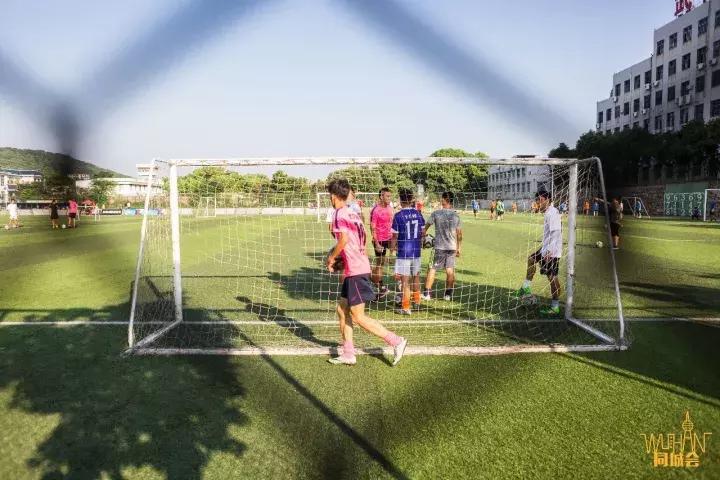 全武汉荷尔蒙最旺盛的高校，打架有专业套路，小偷来了别想走！