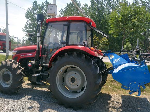 十万左右拖拉机,1404拖拉机优缺点