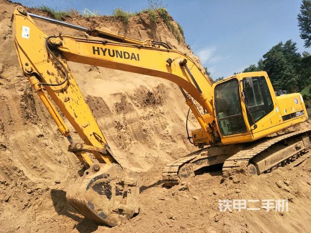 开挖掘机的来说一说:哪种二手挖掘机最畅销?