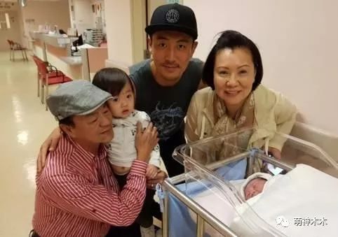 父亲是一代功夫大侠，他在学校却被欺负，如今出道16年终获肯定