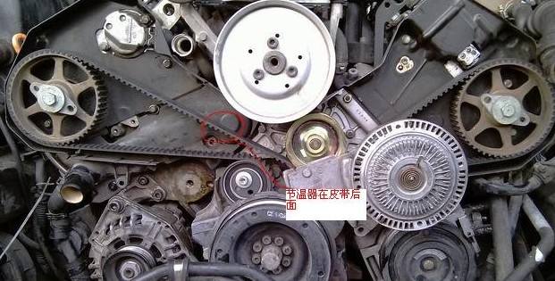 高速路上发动机水温过高怎么办,发动机水温过高是什么原因引起的