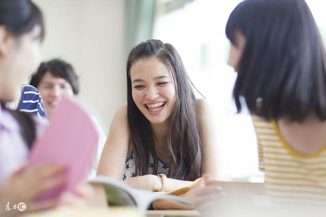 面对大学生的喜欢怎么拒绝,大学女生被要微信如何拒绝