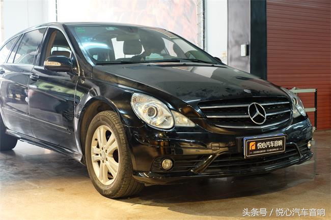 奔驰R300改灯后，车主赞口不绝！果然只有专业操作才能达到极致！