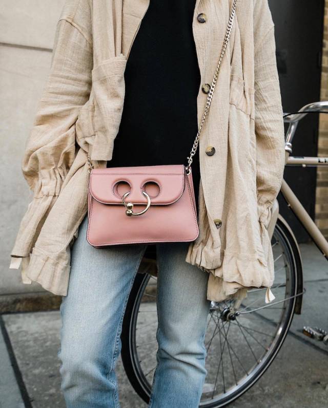 为什么说优衣库越来越懂得朋友圈生存之道？