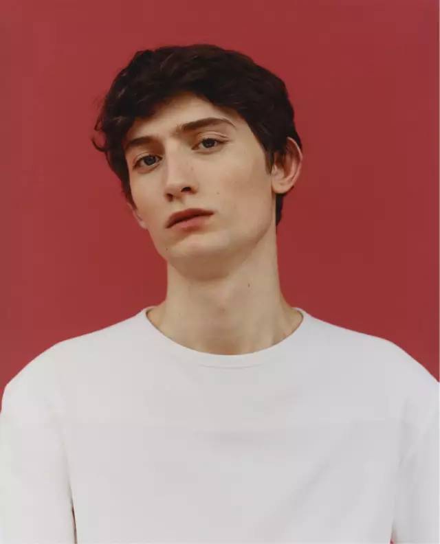 为什么说优衣库越来越懂得朋友圈生存之道？