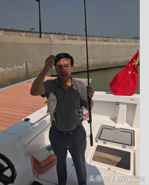 他把单片机卖到亚洲第一，还顺带写了50本高校热捧电子教材！