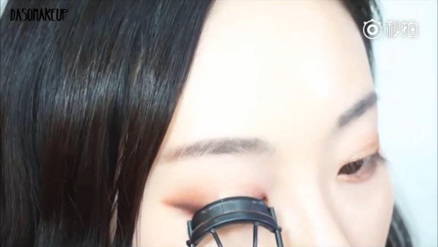 吸睛化妆技巧,吸睛妆容教程