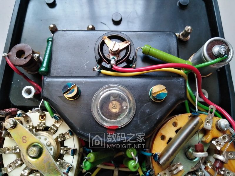 一块1964年2月上海震华电器厂制造500型万用表！