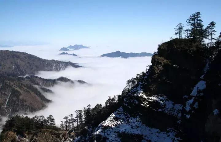 美雪哭了视频完整版,冬天的西岭雪山风景