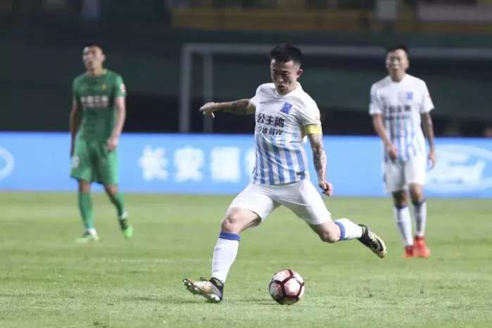 重庆力帆主场球迷视频,重庆当代力帆足球俱乐部2019比赛