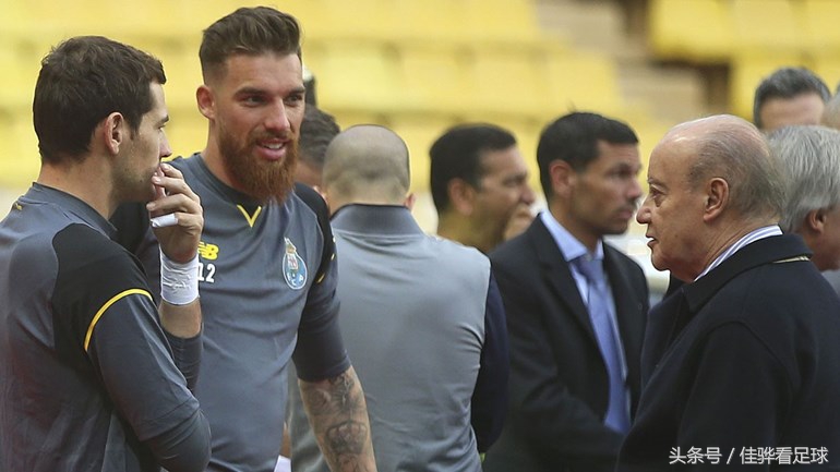 为省工资波尔图借故封杀“圣卡西”?经纪人出面解释,主帅难服众