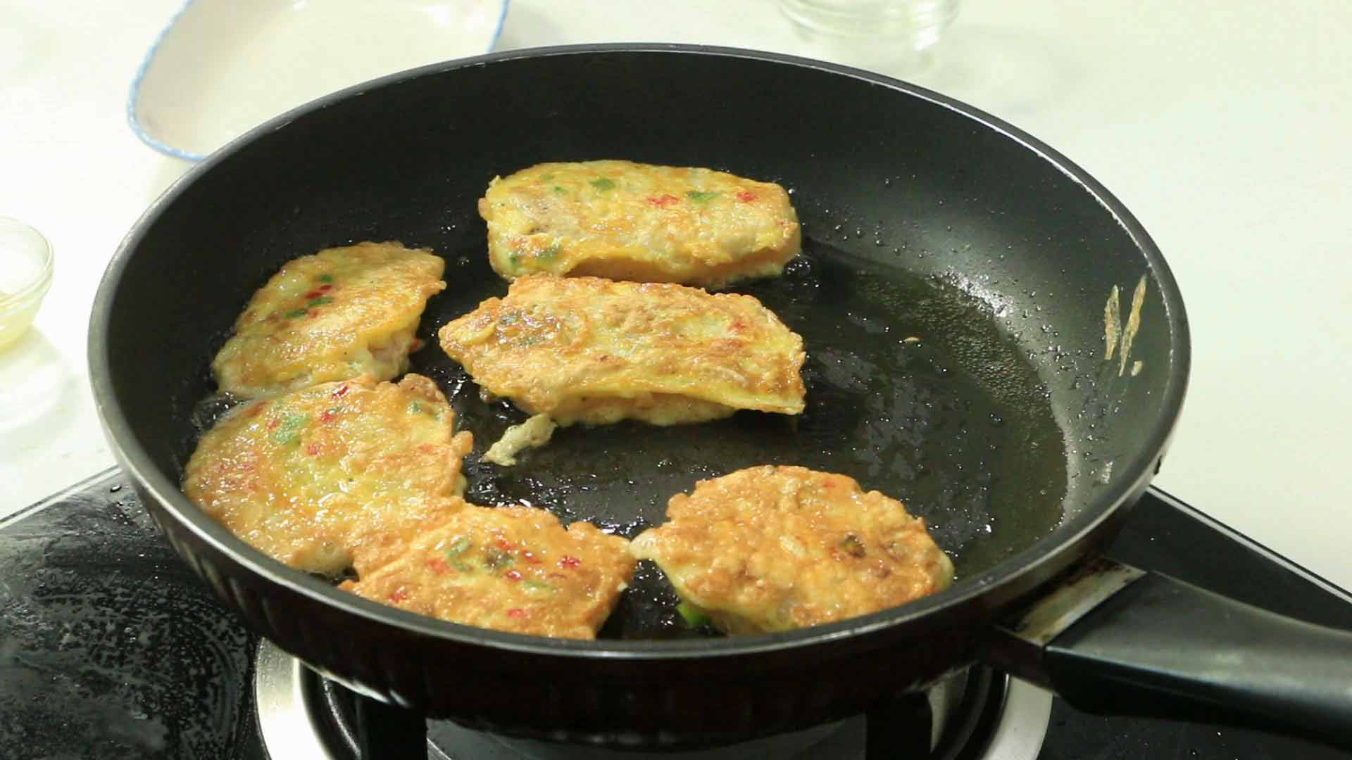 香煎鱼排饭店做法,香煎小鱼鱼排