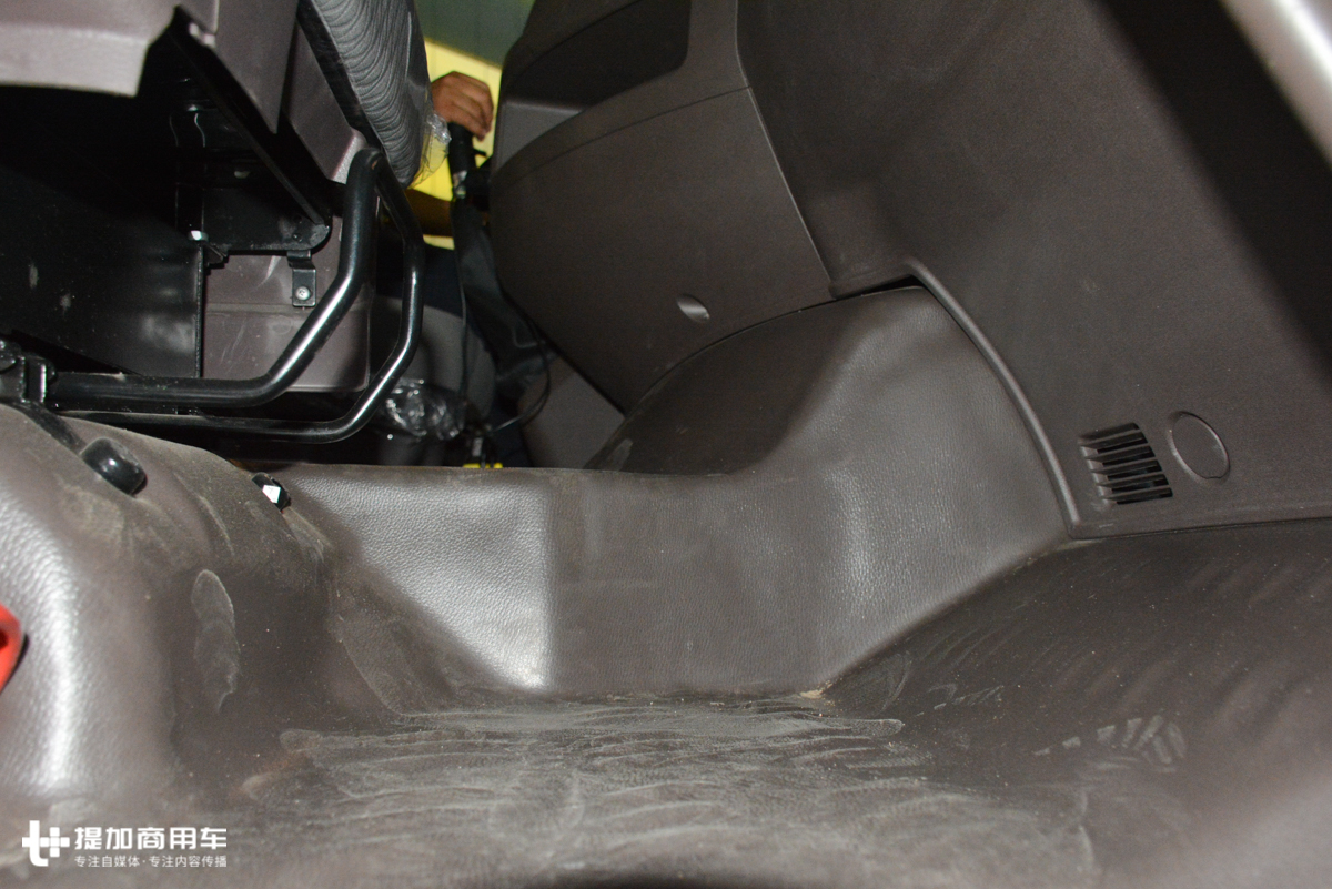 新款乘龙h5v牵引车报价,中长途重卡