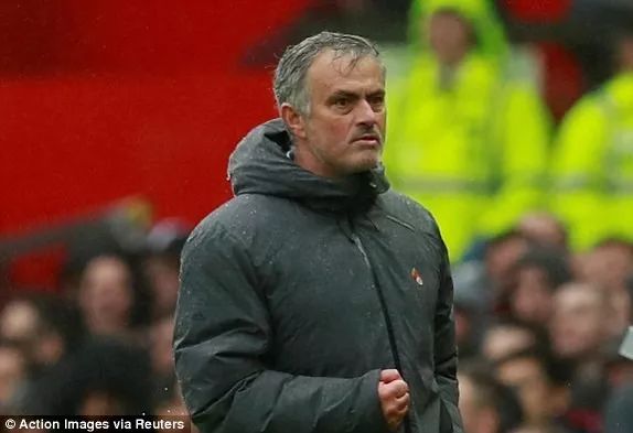 穆帅英超逆转视频,穆帅在曼联出局