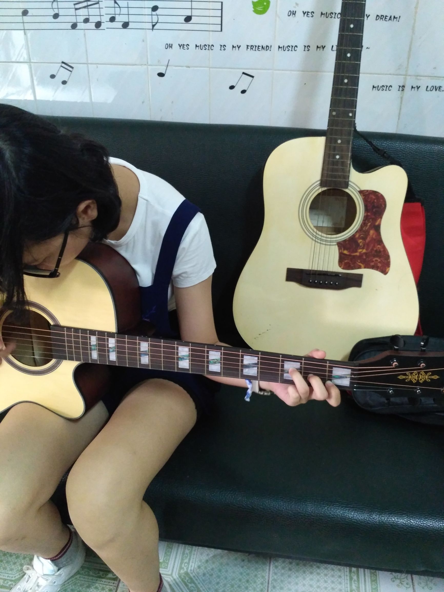 初学者民谣吉他买多大的合适,五千内入门好轻松木吉他选购指南