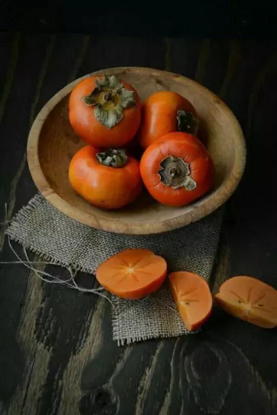 柿子能和酒一起用,柿子和酒间隔多少时间可以吃