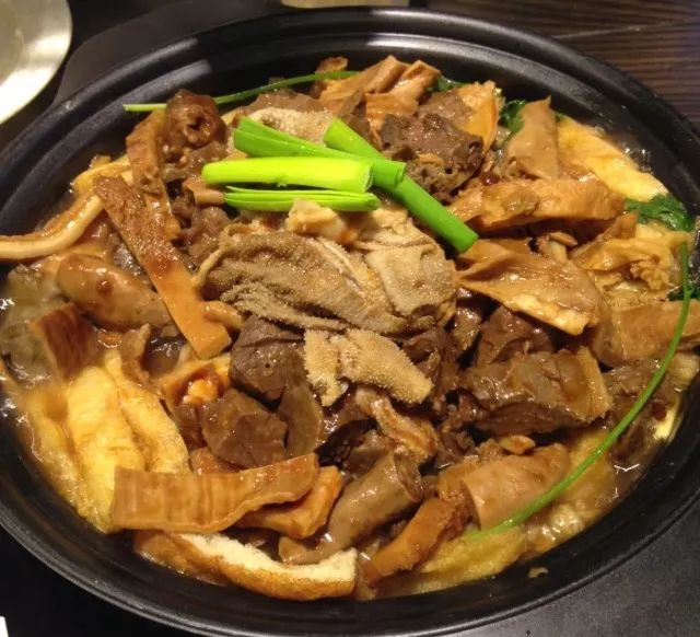 广州岗顶美食街,岗顶地铁口美食街