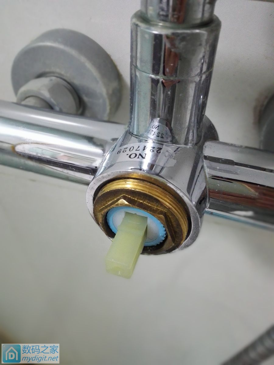 浴室龙头阀芯漏水修复,淋浴龙头漏水怎么换阀芯