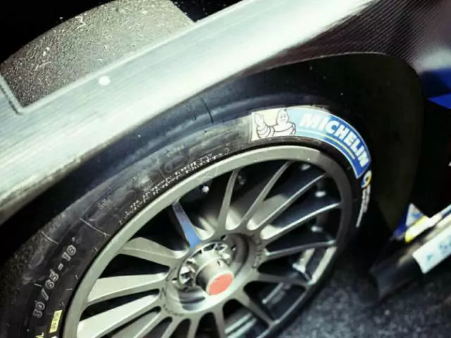 耐力赛绝非无休止地“画圈”,而是用轮胎来拓宽的哲学