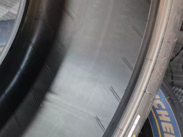 耐力赛绝非无休止地“画圈”,而是用轮胎来拓宽的哲学