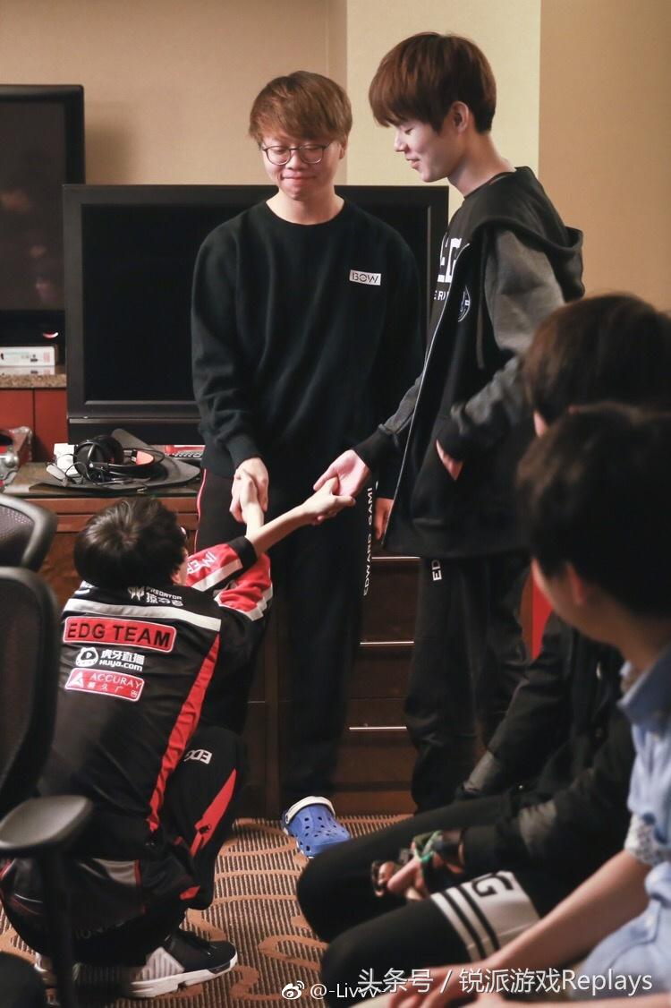 “妹驼”组合再聚首时隔一年感情依旧