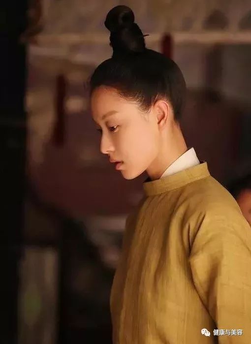 《凰权》剧照曝光,get一个极美的倪妮式温雅淡妆!