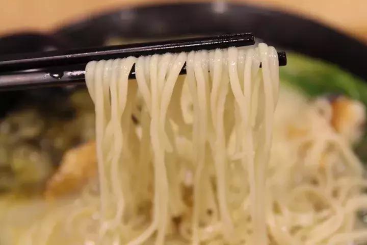 上海必吃榜第一名黄鱼面,上海50一碗的黄鱼面