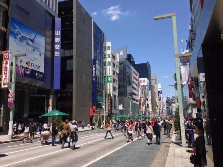 鏃ユ湰浜屾墜鍚変粬鐞磋,涓滀含鍚変粬鐞磋