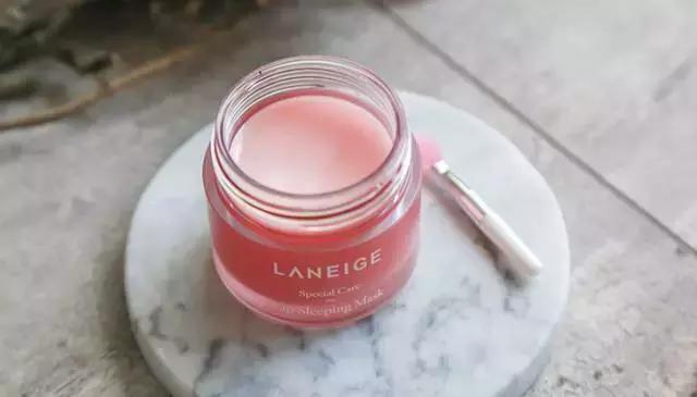 唇色深还有唇纹,手脚皲裂还干燥,唇膜手膜足膜最全种草!