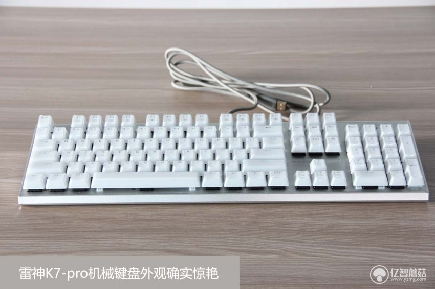 雷神机械键盘实测,雷神白幽灵键盘