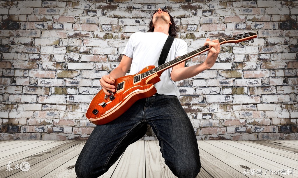 电吉他容易还是木吉他容易,电吉他和木吉他哪个好学