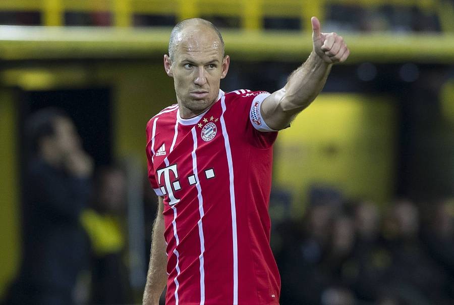 小飞侠罗本45角进球,小飞侠罗本两次错失单刀