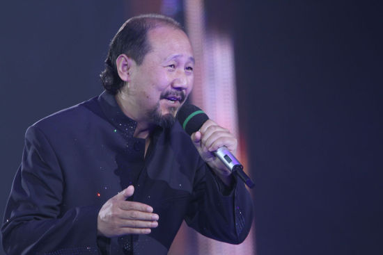 腾格尔版隐形的翅膀张韶涵评论,腾格尔张韶涵隐形的翅膀搞笑拼图