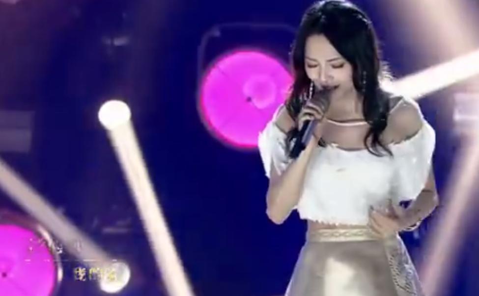 腾格尔版隐形的翅膀张韶涵评论,腾格尔张韶涵隐形的翅膀搞笑拼图