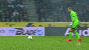 美因茨vsrb莱比锡最后点球,美因茨门将把点球点成足球