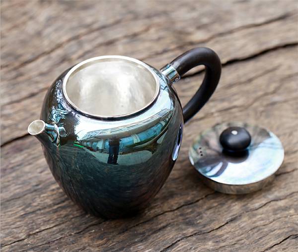 壶客匠心手工银壶,银壶紫皮做旧的过程