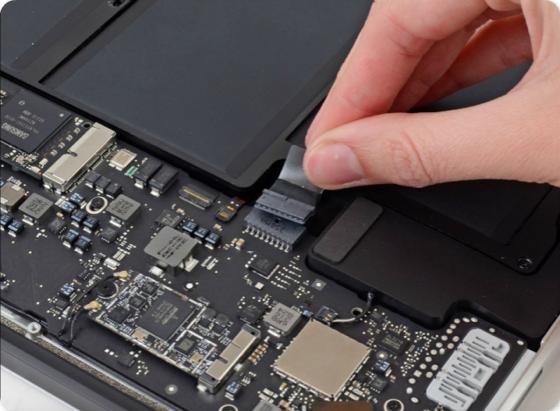 苹果电脑笔记本macbookpro进水,进水不开机的macbook笔记本电脑