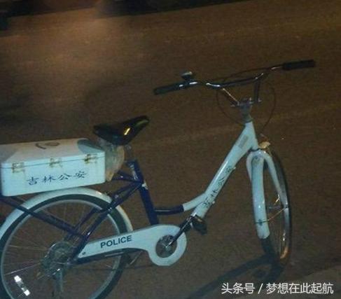 头发弯了不要紧，熨一下就好了，太逗了