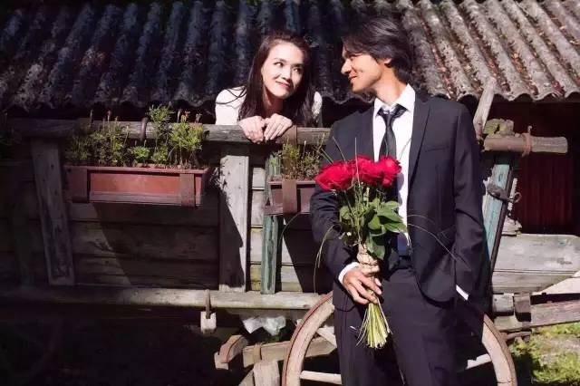 哪些明星的婚纱照比较好看,不需要奢华大牌只要干净利落