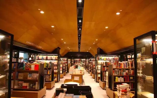 香港sasa和卓悦区别,香港sasa和卓悦哪个好