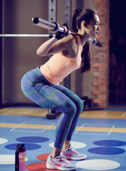 颈椎胸椎腰椎疼康复训练,治疗颈椎背部疼痛的按摩手法