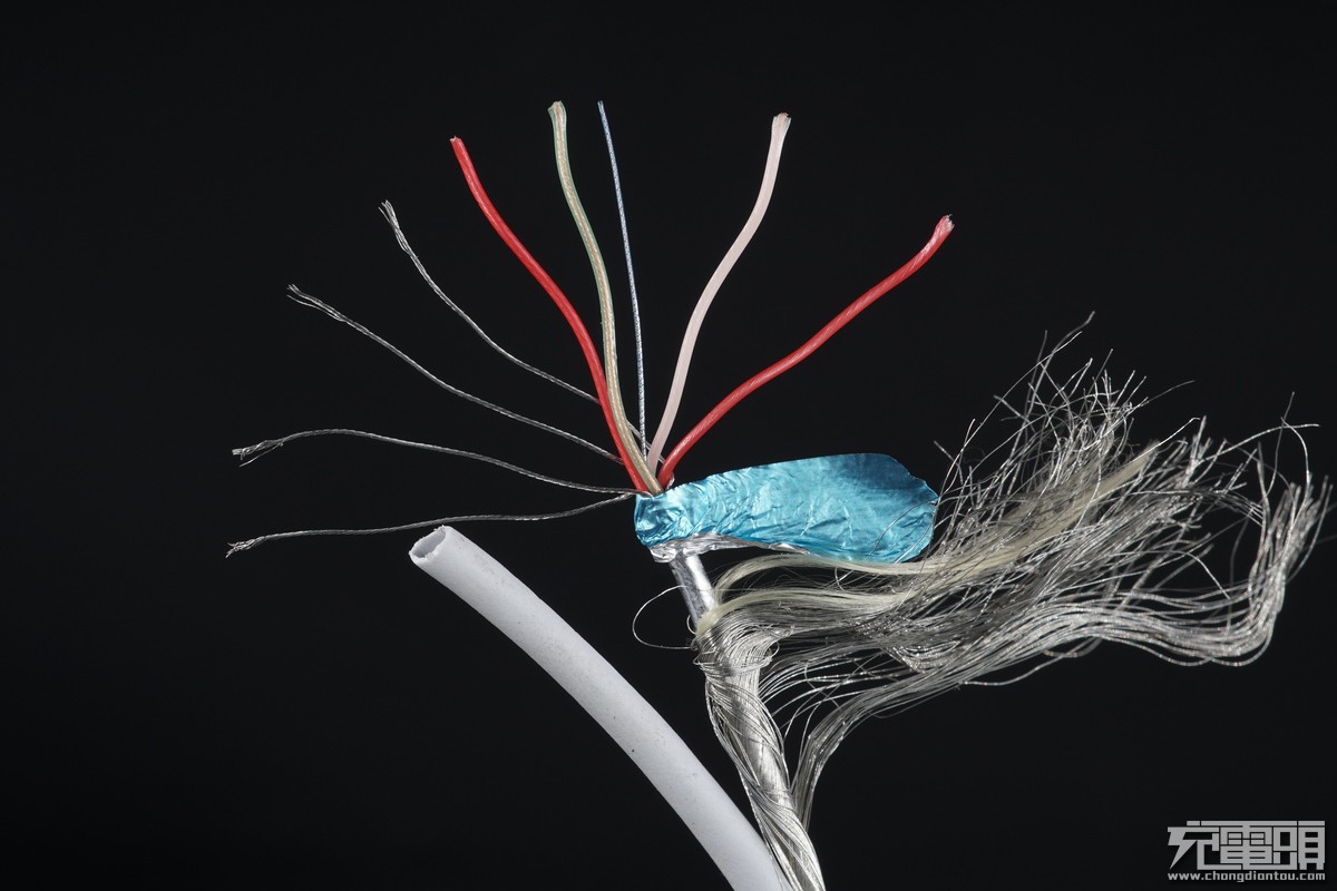 苹果数据线为什么这么贵,苹果所有数据线集合