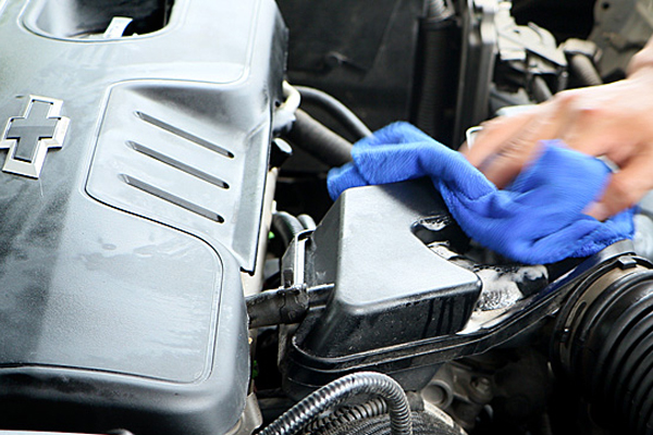 清洗发动机舱的正确方法,保赐利清洗发动机舱