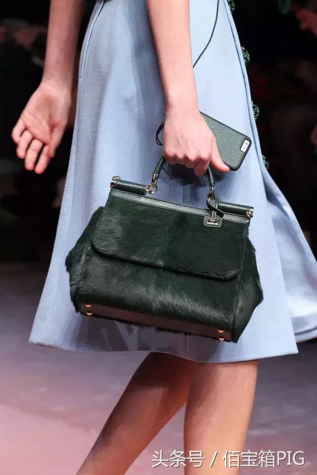 今年最火的包包正品,当下最火的爆款包包