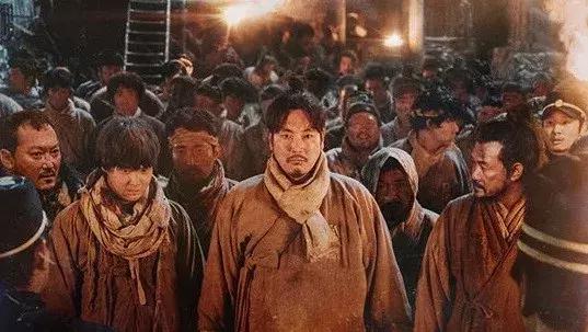 哈利·波特新片又双叒叕全裸，可惜还是没成演技派