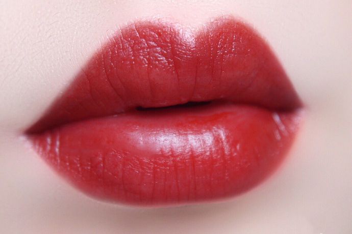 不知道给女朋友买什么色号的口红,直男必备口红100款