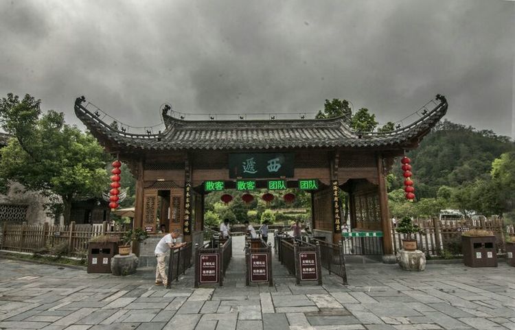 西递附近最著名的景点,西递村美丽的风景