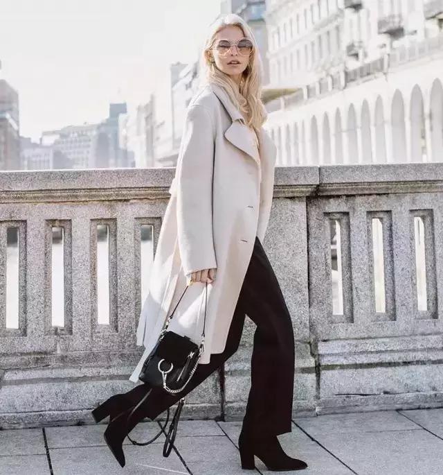 刘雯背过的红蓝色包包,刘雯和热巴双肩包