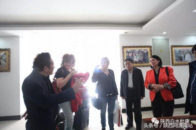 俄罗斯专家将与陕西白水杜康合建中国太空功能保健饮料及生产基地